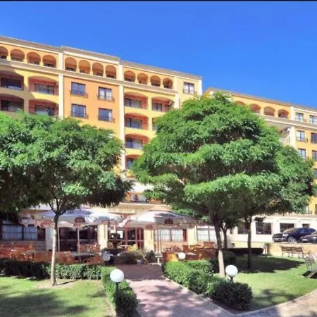 Park - Pool & Free Parking In Golden Sands شقة
